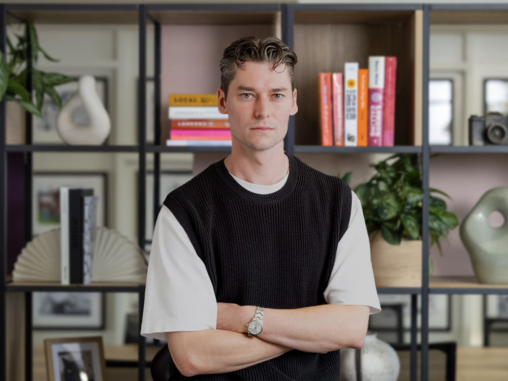 Seth Oberlander headshot