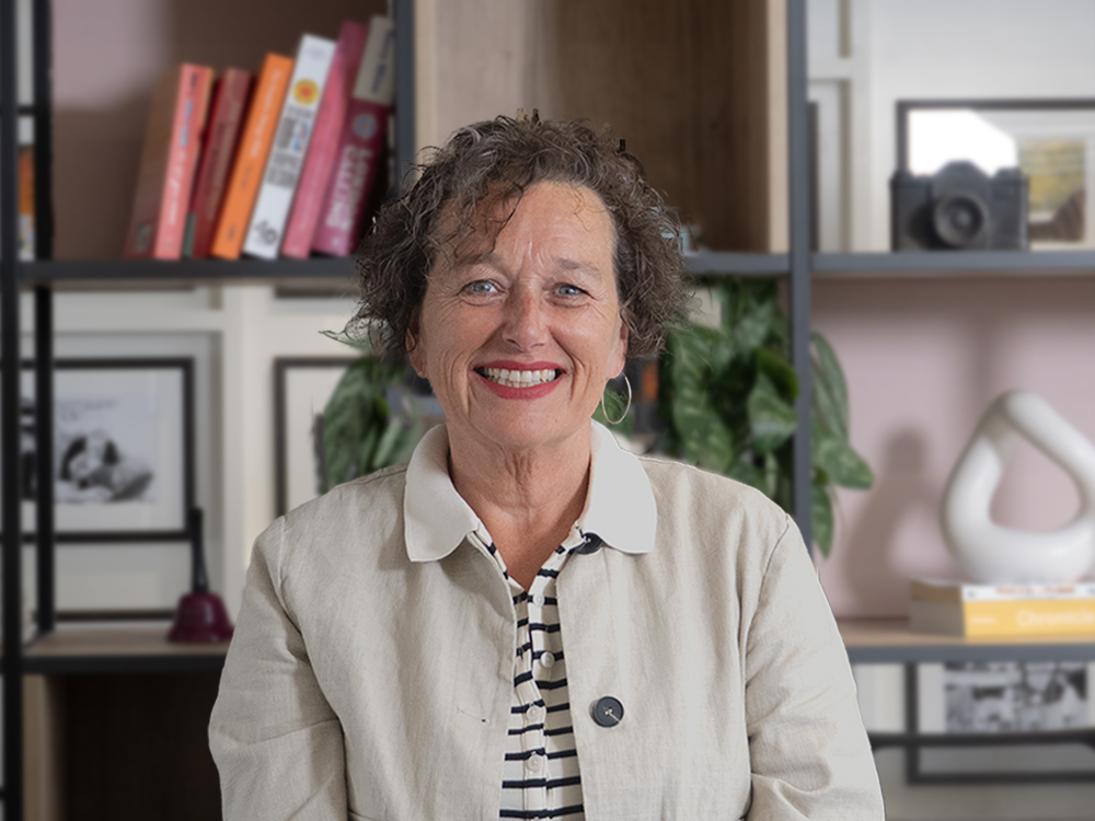 Deirdra Armsby headshot